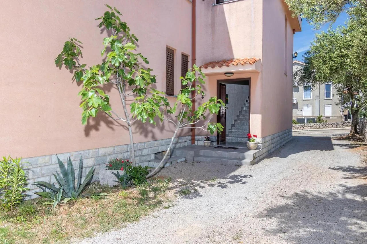 Apartment Slavica With Private Balcony And Parking Lot Punat